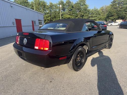 2006 Ford Mustang Base