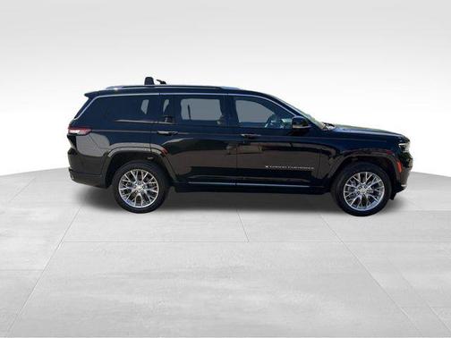 Diamond Black Crystal Pearlcoat 2021 Jeep Grand Cherokee L Summit