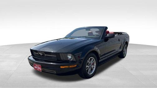2005 Ford Mustang Deluxe