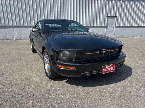 2005 Ford Mustang Deluxe