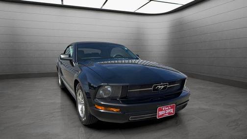 2005 Ford Mustang Deluxe