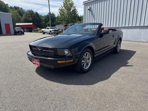 2005 Ford Mustang Deluxe