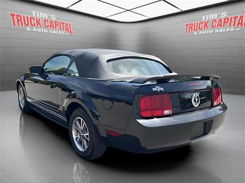 2005 Ford Mustang Deluxe