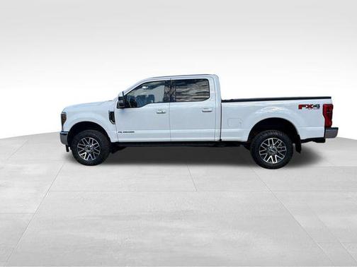 Oxford White 2019 Ford F-250 Lariat
