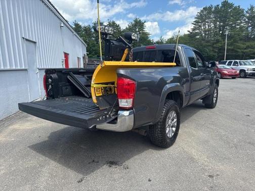 2016 Toyota Tacoma SR