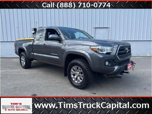 2016 Toyota Tacoma SR