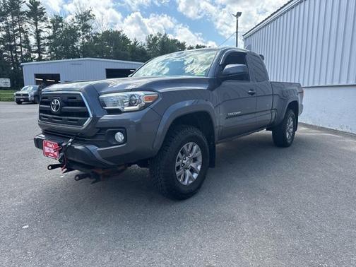 2016 Toyota Tacoma SR