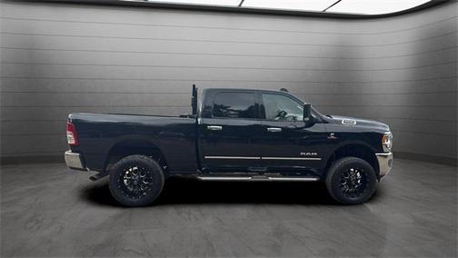 2022 RAM 2500 Big Horn Crew Cab 4x4 6'4' Box