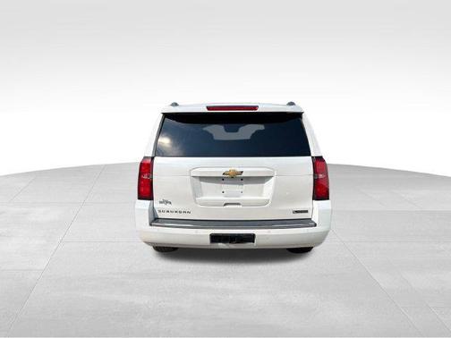 Iridescent Pearl Tricoat 2017 Chevrolet Suburban Premier