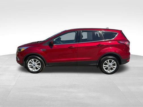 Ruby Red Metallic 2017 Ford Escape SE