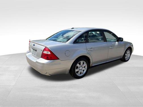 Silver 2007 Ford Five Hundred SEL