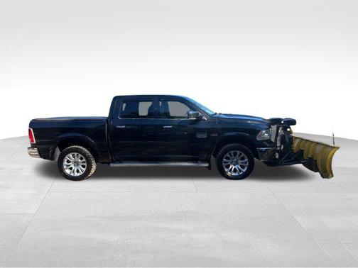 Brilliant Black Crystal Pearlcoat 2017 RAM 1500 Longhorn