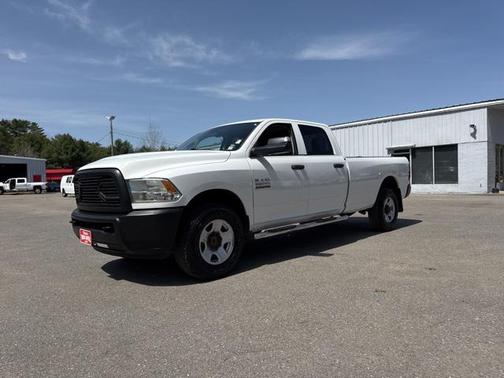 2017 RAM 3500 Tradesman Crew Cab 4x2 8' Box