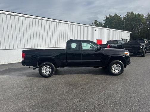 2017 Toyota Tacoma SR