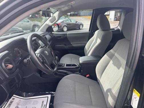 2017 Toyota Tacoma SR