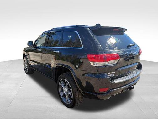 Diamond Black Crystal Pearlcoat 2020 Jeep Grand Cherokee Overland