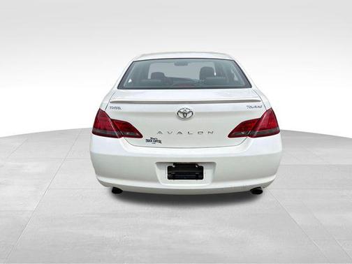 White 2008 Toyota Avalon