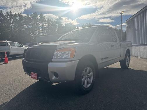 2011 Nissan Titan SV