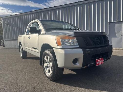 2011 Nissan Titan SV