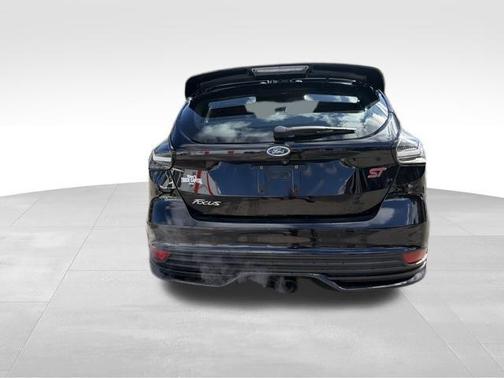 Shadow Black 2017 Ford Focus ST