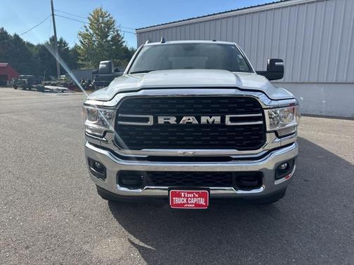 2023 RAM 3500 Big Horn Crew Cab 4x4 6'4' Box