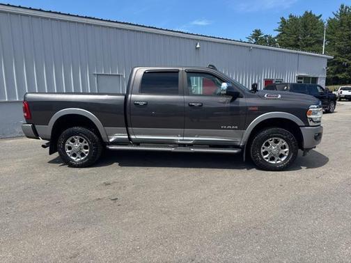 2020 RAM 2500 Laramie Crew Cab 4X4 6'4' Box