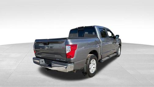 2017 Nissan Titan SV