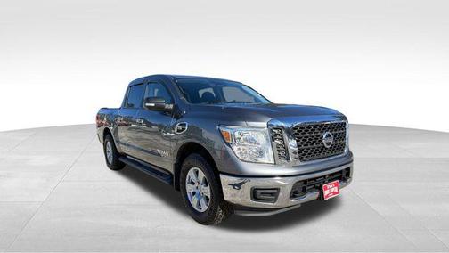 2017 Nissan Titan SV