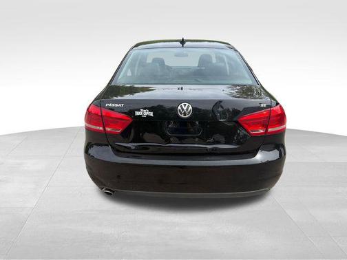 Black 2012 Volkswagen Passat 2.5 SE