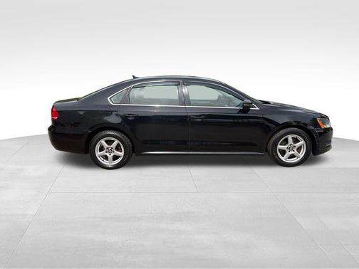 Black 2012 Volkswagen Passat 2.5 SE