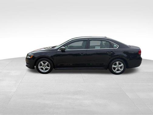 Black 2012 Volkswagen Passat 2.5 SE