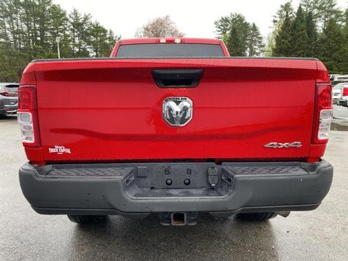 2022 RAM 2500 Tradesman Crew Cab 4x4 6'4' Box