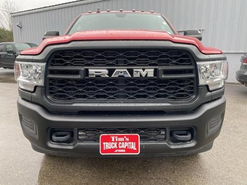 2022 RAM 2500 Tradesman Crew Cab 4x4 6'4' Box