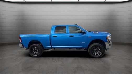 2021 RAM 2500 Tradesman Crew Cab 4x4 6'4' Box