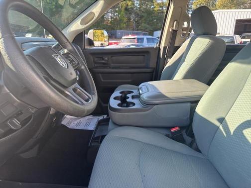 2018 RAM 2500 Tradesman Crew Cab 4x4 6'4' Box