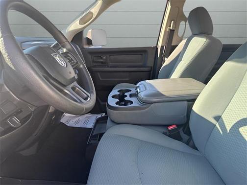 2018 RAM 2500 Tradesman Crew Cab 4x4 6'4' Box