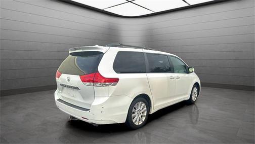 2013 Toyota Sienna XLE