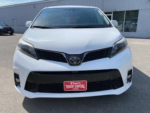2019 Toyota Sienna SE