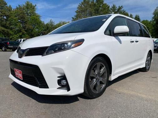2019 Toyota Sienna SE