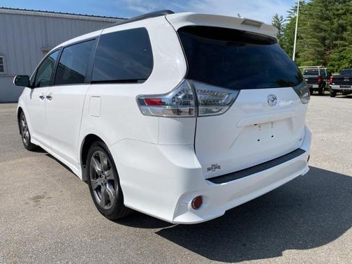 2019 Toyota Sienna SE