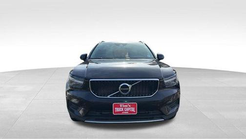 2020 Volvo XC40 T5 Momentum