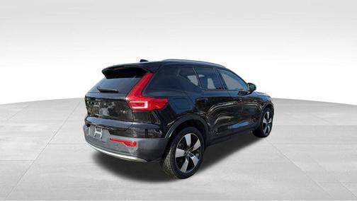2020 Volvo XC40 T5 Momentum