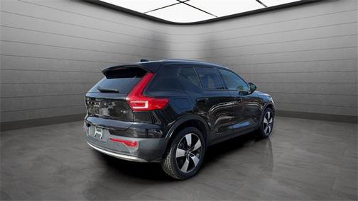 2020 Volvo XC40 T5 Momentum