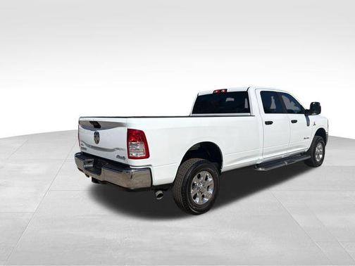 Bright White Clearcoat 2024 RAM 2500 Big Horn Crew Cab 4x4 8' Box