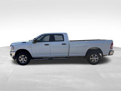 Bright White Clearcoat 2024 RAM 2500 Big Horn Crew Cab 4x4 8' Box