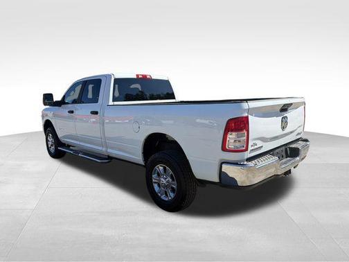 Bright White Clearcoat 2024 RAM 2500 Big Horn Crew Cab 4x4 8' Box