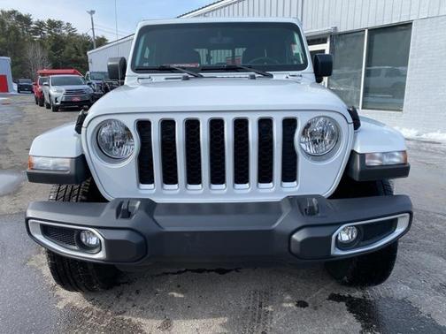 2023 Jeep Gladiator Overland