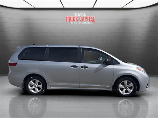 2020 Toyota Sienna SE