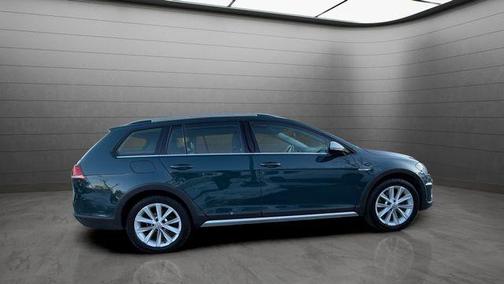 2018 Volkswagen Golf Alltrack TSI S