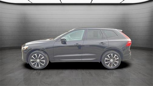 2023 Volvo XC60 Plus Dark Theme